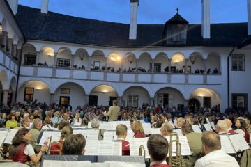 WK Laufen Werkskapelle Laufen Gmunden-Engelhof Musikverein Blasmusik Gmunden Traunsee Schlosskonzert Seeschloss Ort Schlosskonzertreihe Auftritt Sommerkonzert